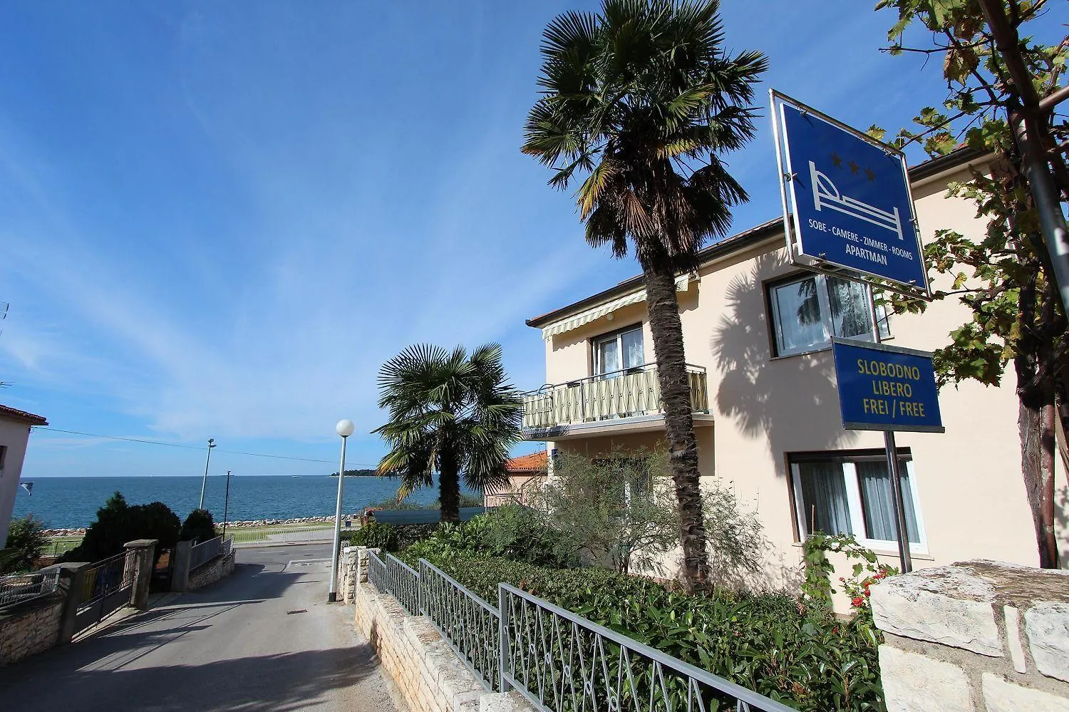 Charmantes Apartment Mit Panoramablick Auf Die Altstadt Von Rovinj Und Das Meer
